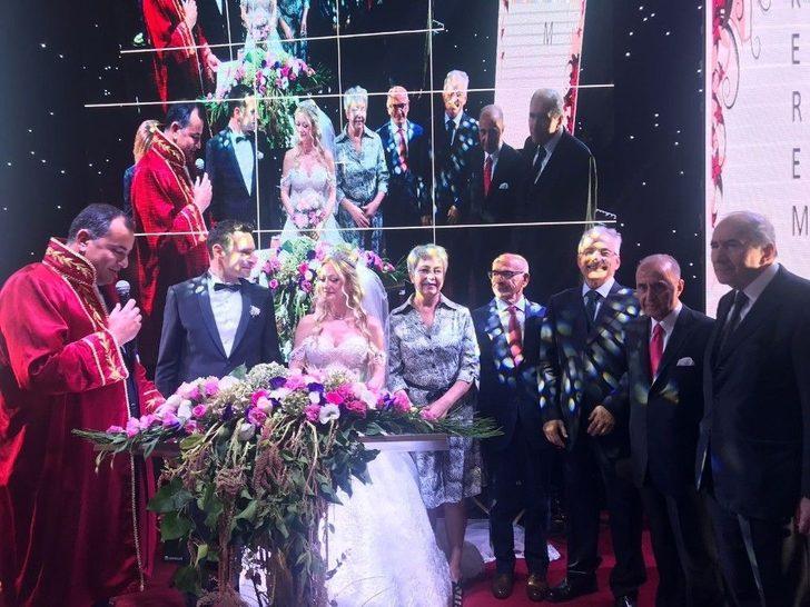 Kılıçdaroğlu’nun Oğlu Dünyaevine Girdi G1