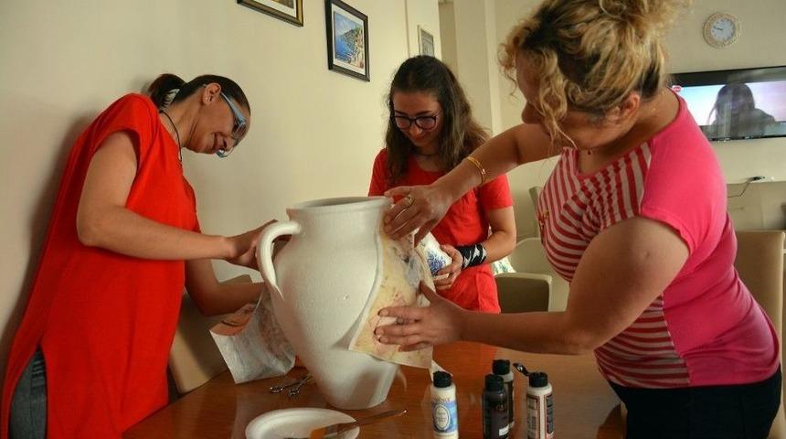 Kadınlar Lokalinde &Ouml;rnek Davranış