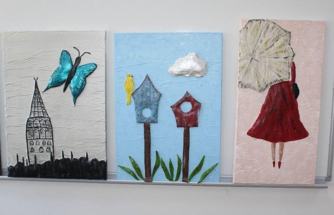 Dekoratif Tablo Yapmayı &Ouml;ğreniyorlar