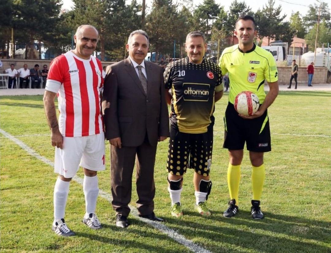 Van B&uuml;y&uuml;kşehir Belediyesinden &lsquo;birimler Arası Futbol Turnuvası&rsquo; Başladı