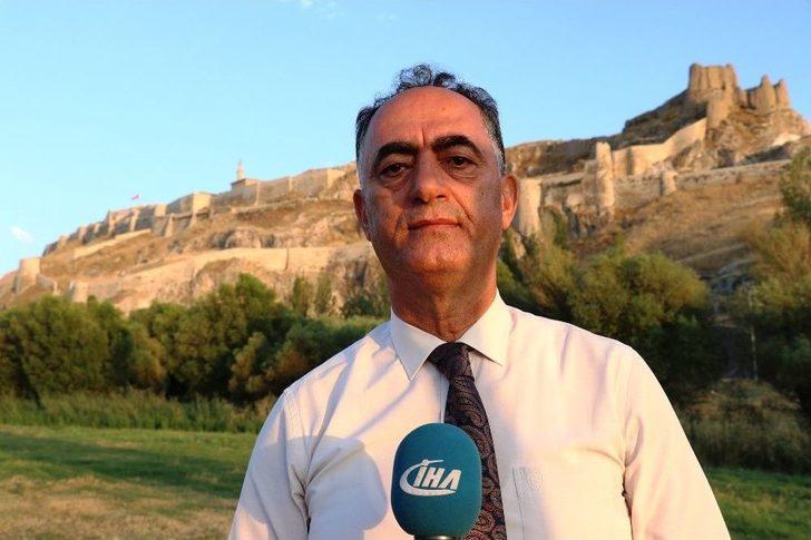 (özel) Van Kalesi Güvence Altına Alındı G4