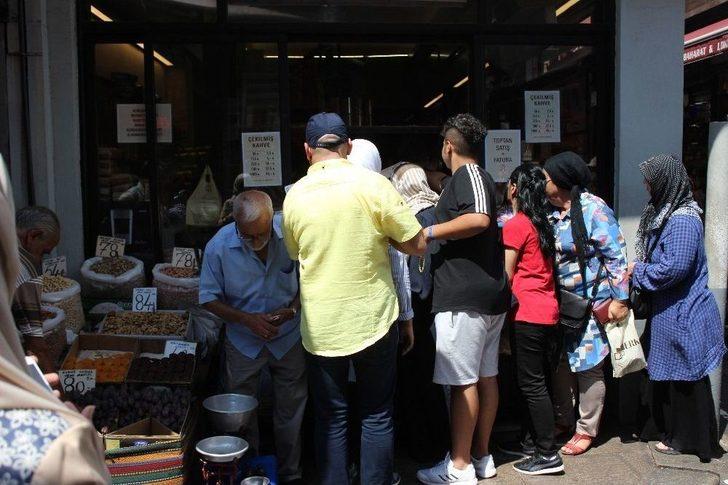 (özel) Eminönü’nde Bayram Alışverişi Yoğunluğu G5