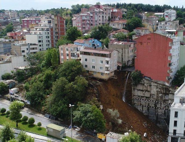 Sütlüce’de Çökme Tehlikesi Bulunan Bina Havadan Görüntülendi