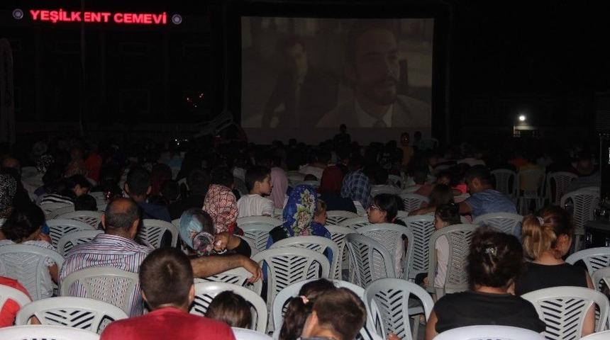 Avcılar&rsquo;da A&ccedil;ık Hava Sinema Keyfi