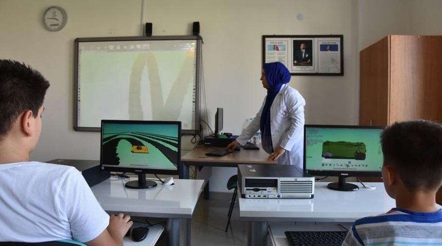 Kocasinan Akademi&rsquo;de &Ccedil;ocuklar Kendi Oyunlarını Tasarlıyor