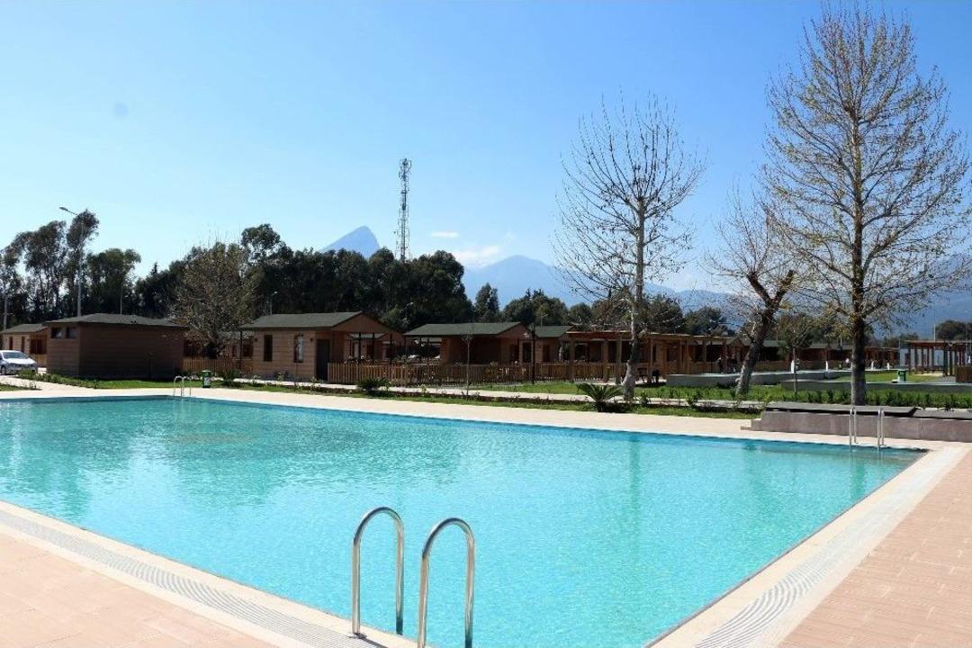 B&uuml;y&uuml;kşehirin Hobi Bah&ccedil;esinde Emekliler İlk Hasadı Yaptı