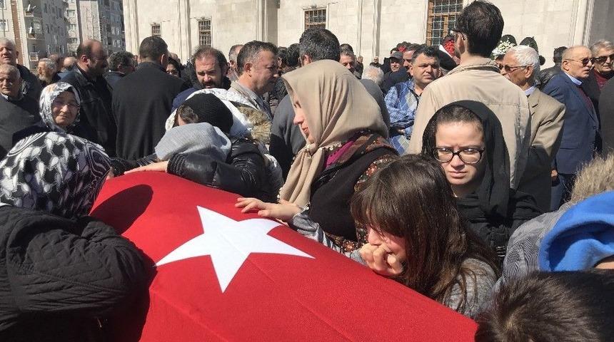 Motosiklet &Ccedil;arpması Sonucu &Ouml;len Hakim Toprağa Verildi