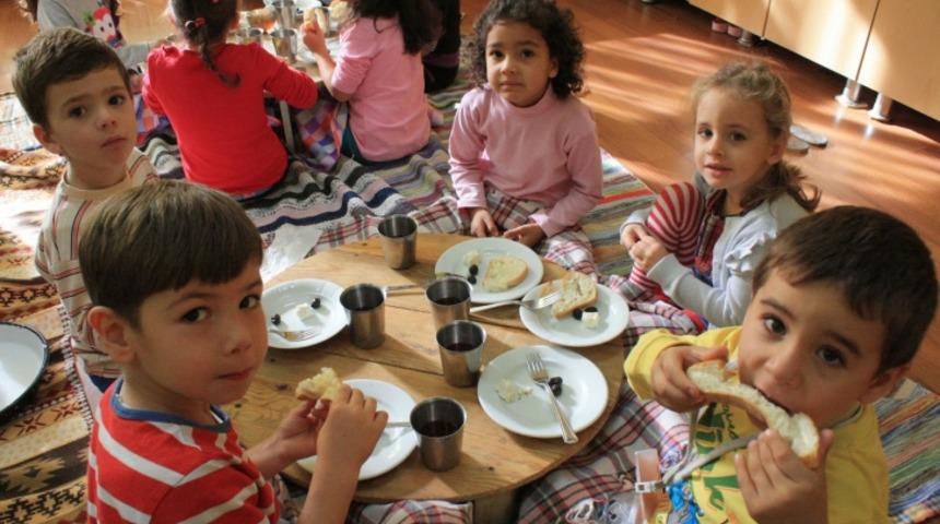 &Ccedil;ocukken Midesiz Olduğumuzun 20 Kanıtı Birbirinden Anlamsız Yemek Karışımları Ve Yeme Tarzları! 