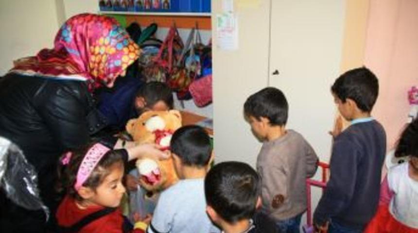 D&uuml;ksam&rsquo;dan &Ccedil;ocuklara Oyuncak