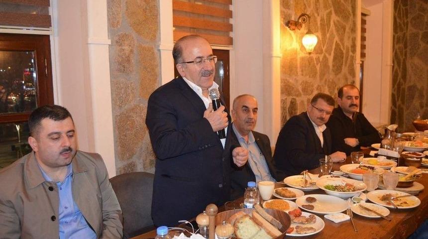 Başkan G&uuml;mr&uuml;k&ccedil;&uuml;oğlu İha&rsquo;yı Ağırladı