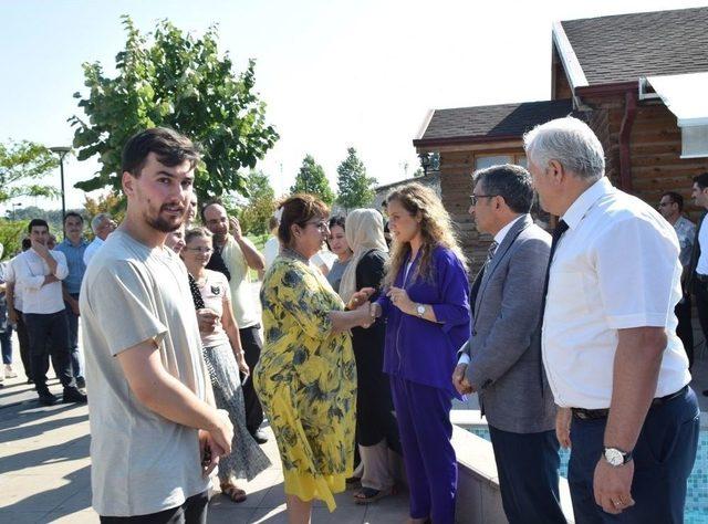 Düzce Üniversitesi Mensupları Bayramlaşma Töreninde Bir Araya Geldi