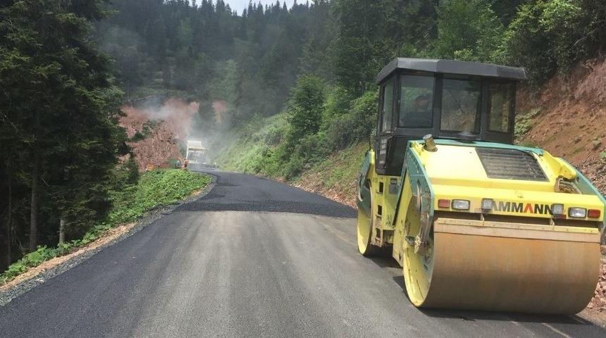 Trabzon’da Her Gün 15 Değişik Noktada Yol Çalışması Yapılıyor