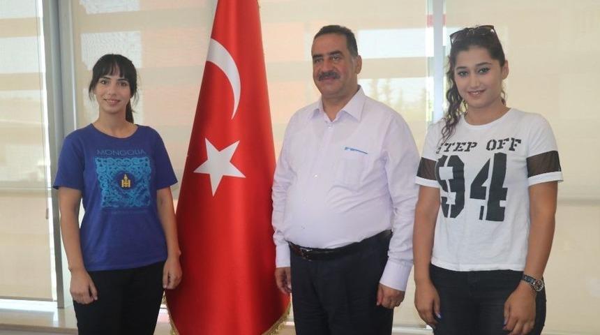 İşitme Engelli Gen&ccedil; Sporcudan Cuma G&uuml;zel&rsquo;e Ziyaret