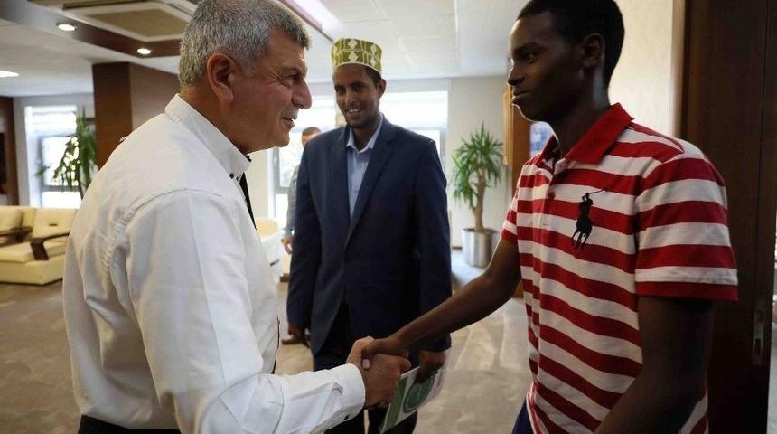 İbrahim Karaosmanoğlu: &ldquo;t&uuml;rkiye, Somali&rsquo;ye Dost Elini Uzatmıştır&rdquo;