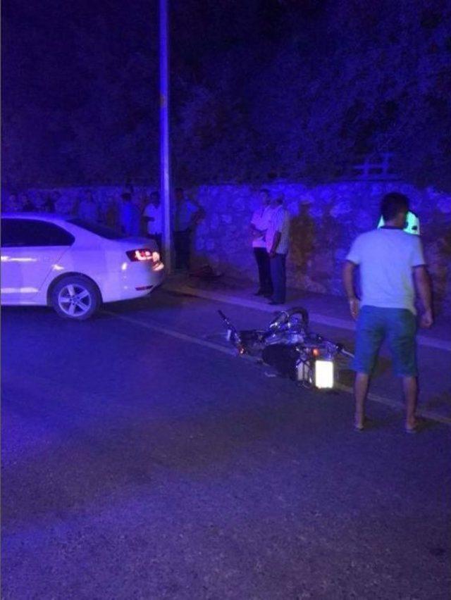 Antalya’da Otomobil Motosiklet İle Çarpıştı: 2 Yaralı