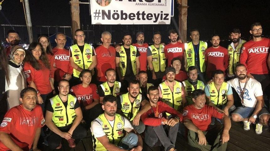 Akut Ve Motosiklet Tutkunları, Marmara Depremi Şehitlerini Unutmadı