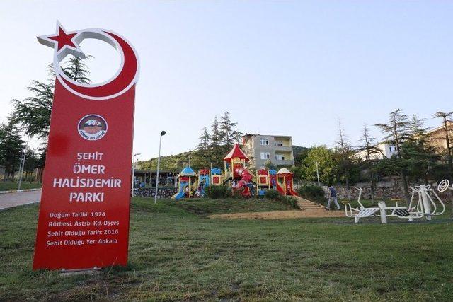 Körfez’in Parklarında Tabelalar Yenilendi