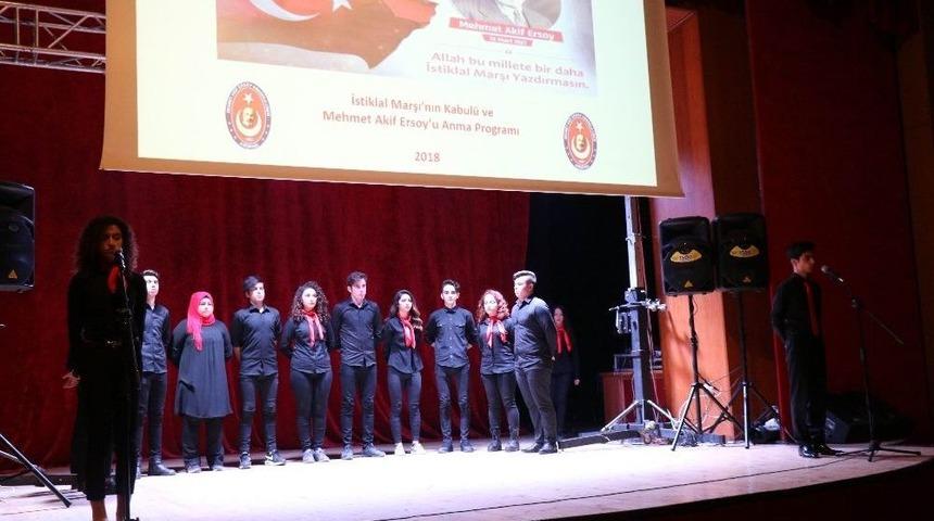 Mehmet Akif Ersoy Lisesi &Ouml;ğrencilerinden Duygulandıran Akif Anması