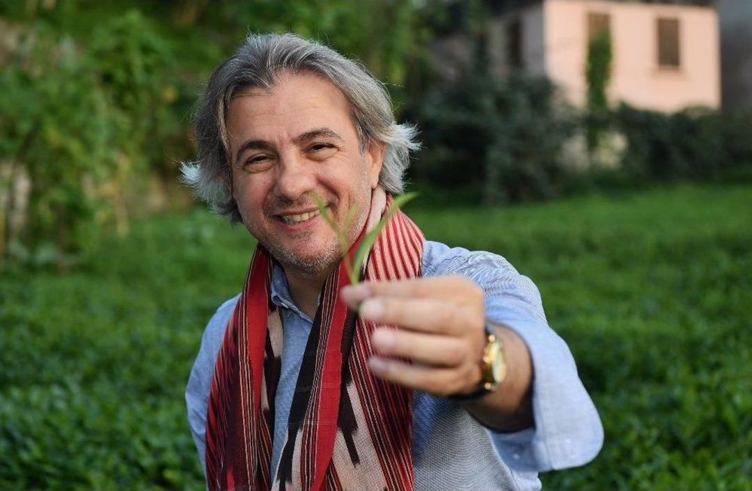 Başkan Demircan K&ouml;y&uuml;nde &Ccedil;ay Topladı