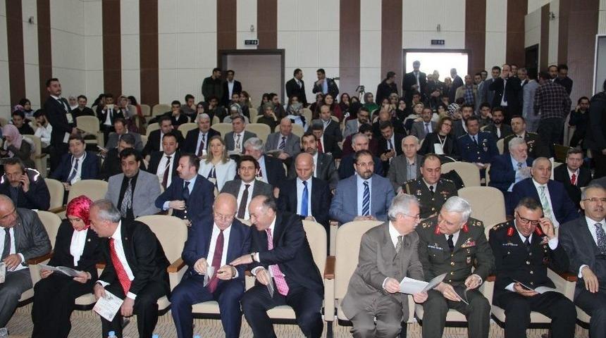 Et&uuml;&rsquo;de &lsquo;uluslararası Erzurum&rsquo; Sempozyumu Ger&ccedil;ekleştirildi