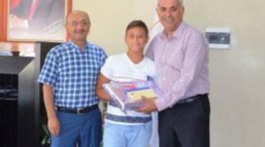 Başkan Yaman, İl Birincisi Can&lsquo;ı Tebrik Etti