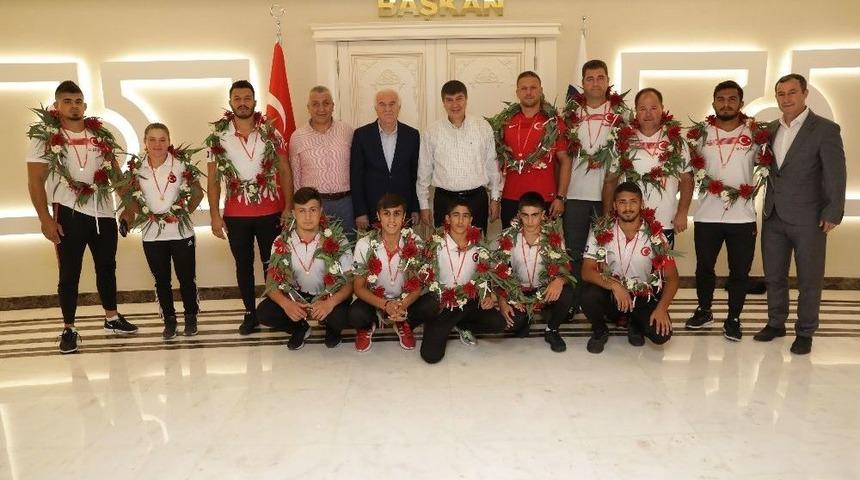 T&uuml;rel, G&uuml;reş&ccedil;ilerden Yeni Şampiyonluklar İ&ccedil;in S&ouml;z Aldı