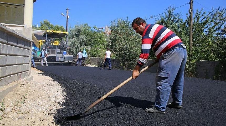 Larende Ve S&uuml;mer Mahallelerinde Asfaltlanmamış Yol Kalmadı