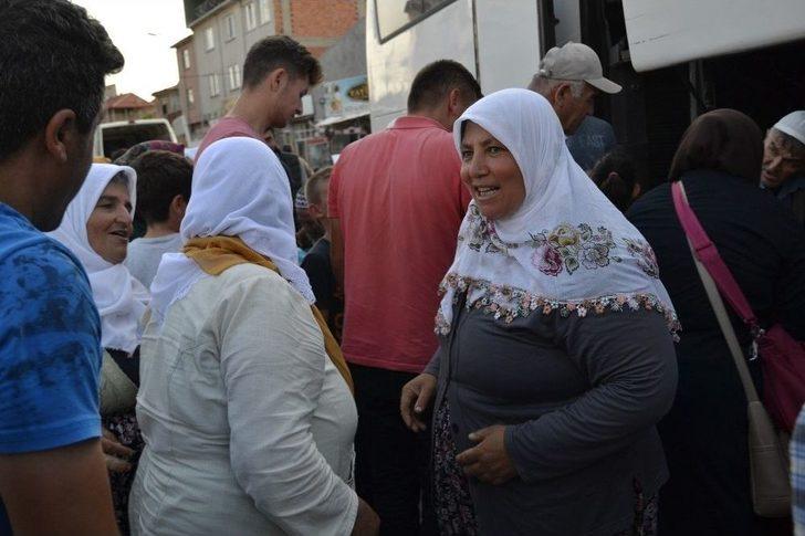 Afyonkarahisarlı Hacılar Memleketlerine Döndü G4