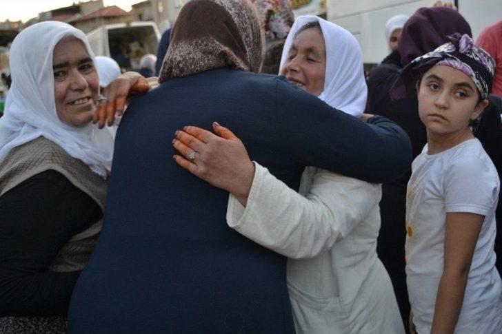 Afyonkarahisarlı Hacılar Memleketlerine Döndü G5