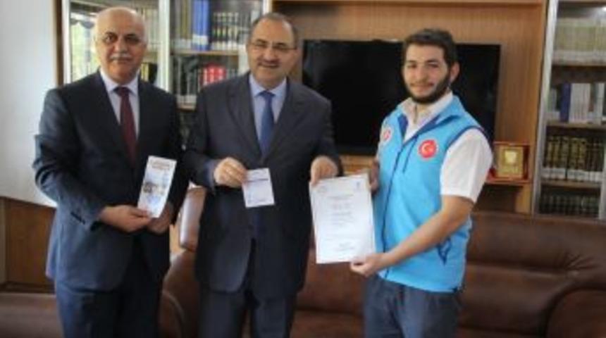 Vali Kaban, Kurbanını Diyanet Vakfı&rsquo;na Bağışladı