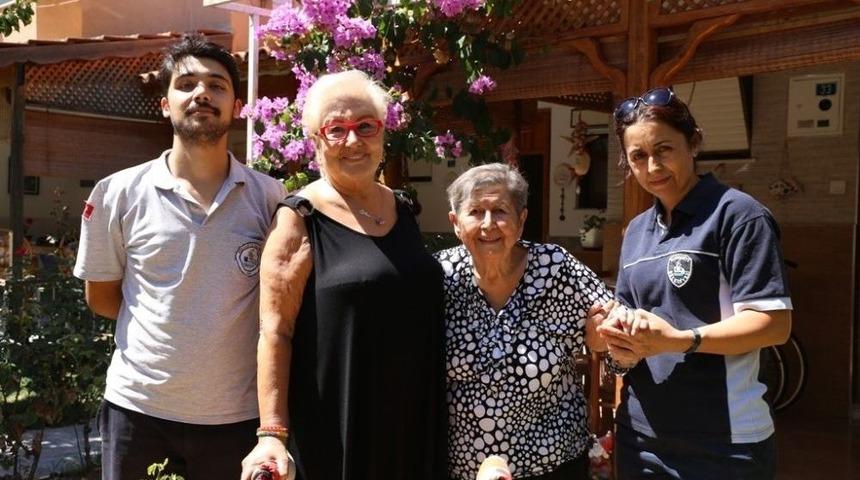 Burhaniye&rsquo;de Misafirler De Memnun