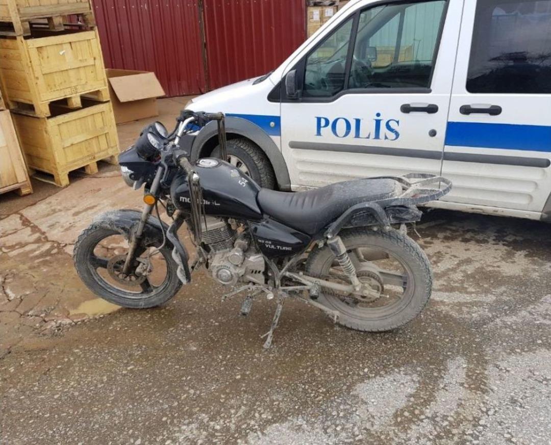 Sakaya&rsquo;da Otomobilden Hırsızlık Yapan Şahıs Su&ccedil;&uuml;st&uuml; Yakalandı