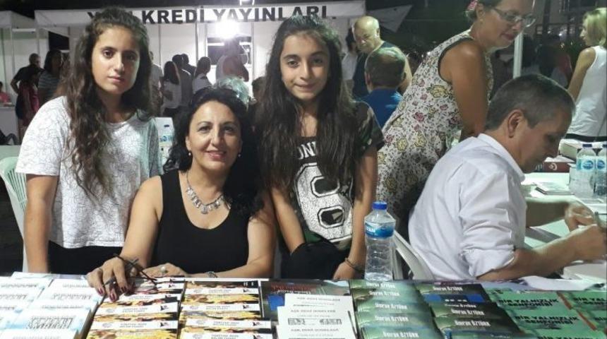 Ümran Öztürk Kitapları İle İlgi Çekiyor