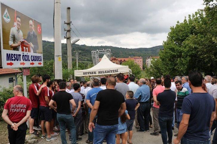 Özil’in Cumhurbaşkanı Erdoğanlı Tabelasına Törenli Açılış G5