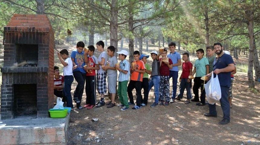 Yaz Kur&rsquo;an Kursu &Ouml;ğrencileri Piknikte