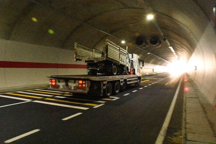 Gümüşhane Çevre Yolu Tünelinde Kaza: 2 Ölü, 1 Yaralı G2