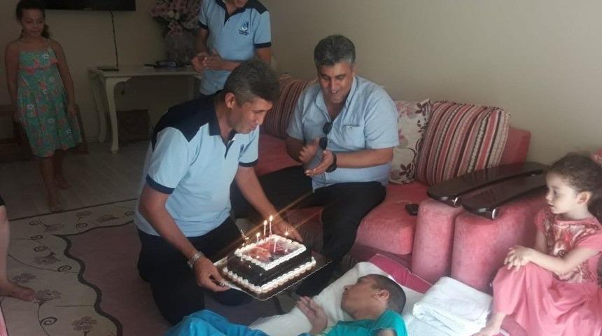 Yatalak Hastaya Doğum G&uuml;n&uuml; S&uuml;rprizi