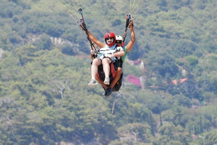 Görme Engelliler Yamaç Paraşütüyle Uçtu G2