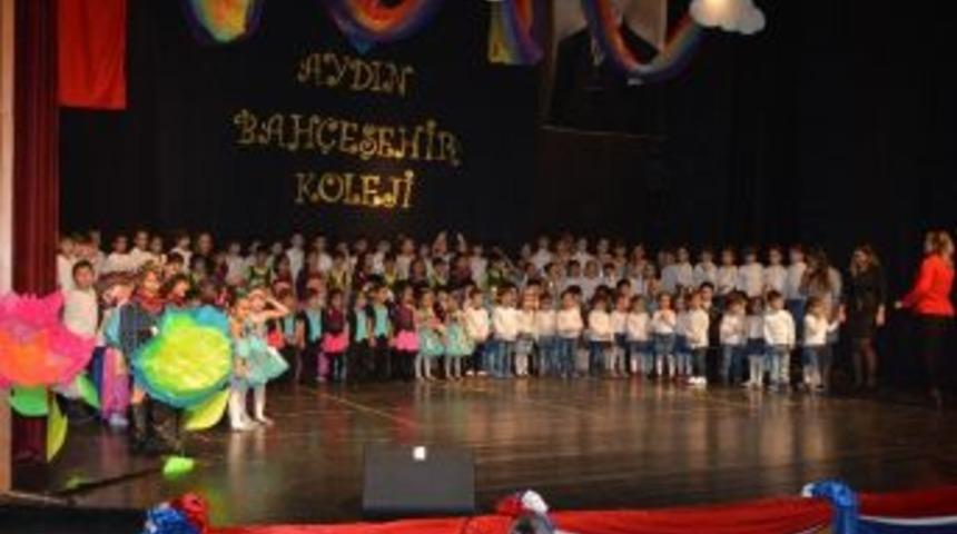 İstiklal Marşı&rsquo;nı İşaret Dili İle Okudular