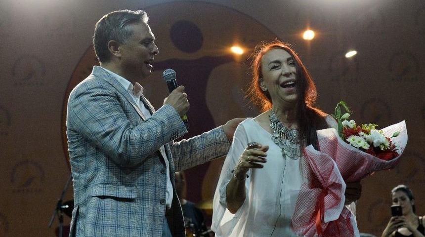 Uysal, ‘kamu Ve Yerel Yönetimler Hediyelik Eşyaları Kadın Kooperatiflerinden Alsın’