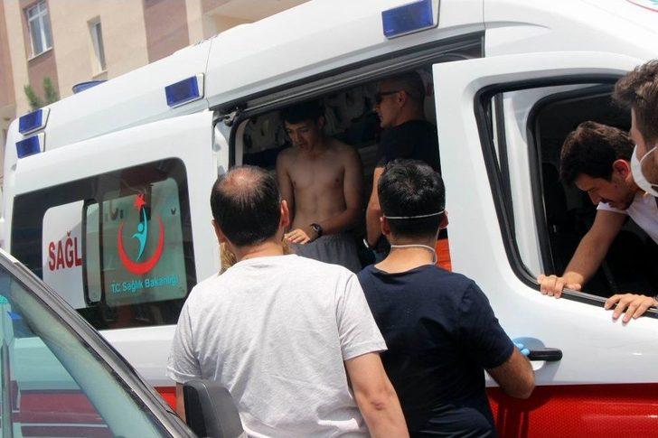 3 Katlı Binada Çıkan Yangın Söndürüldü G4