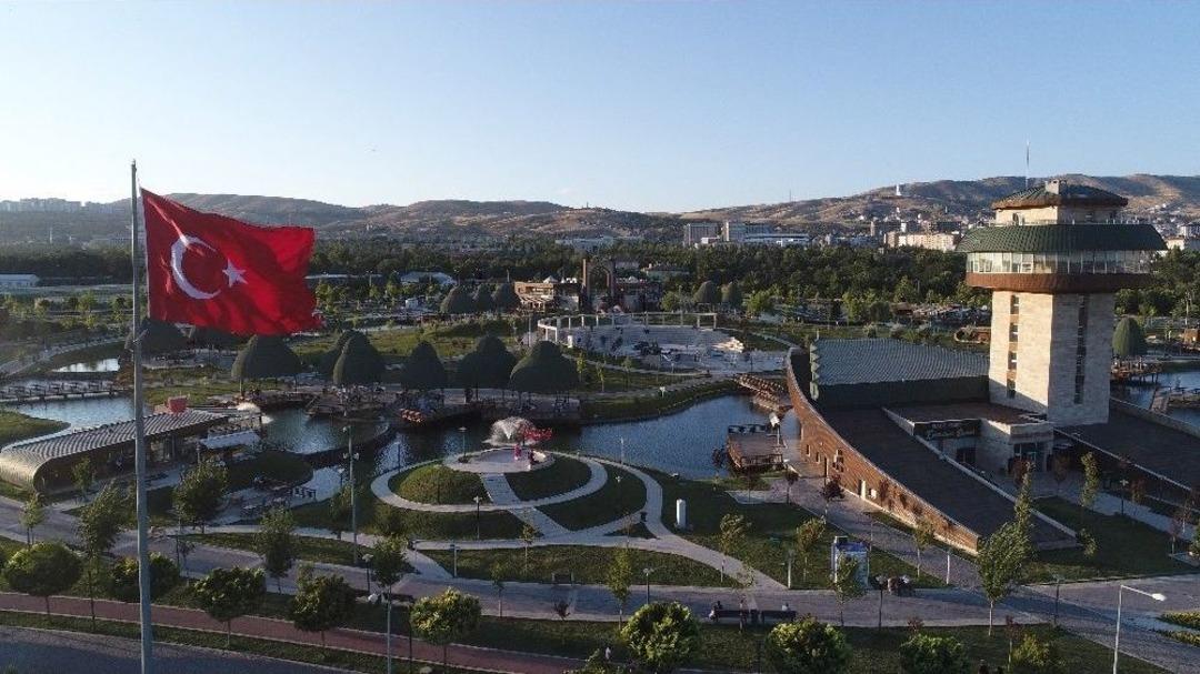 Elazığ&rsquo;da Kişi Başına D&uuml;şen Yeşil Alan Y&uuml;zde 150 Arttı