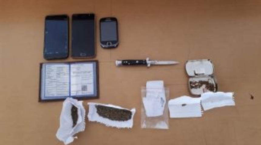 Jandarma Yol Kontrollerinde Uyuşturucu Ele Ge&ccedil;irildi