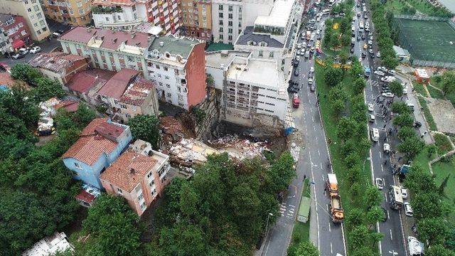 Beyoğlu’nda Çöken Binanın Enkazı Havadan Görüntülendi