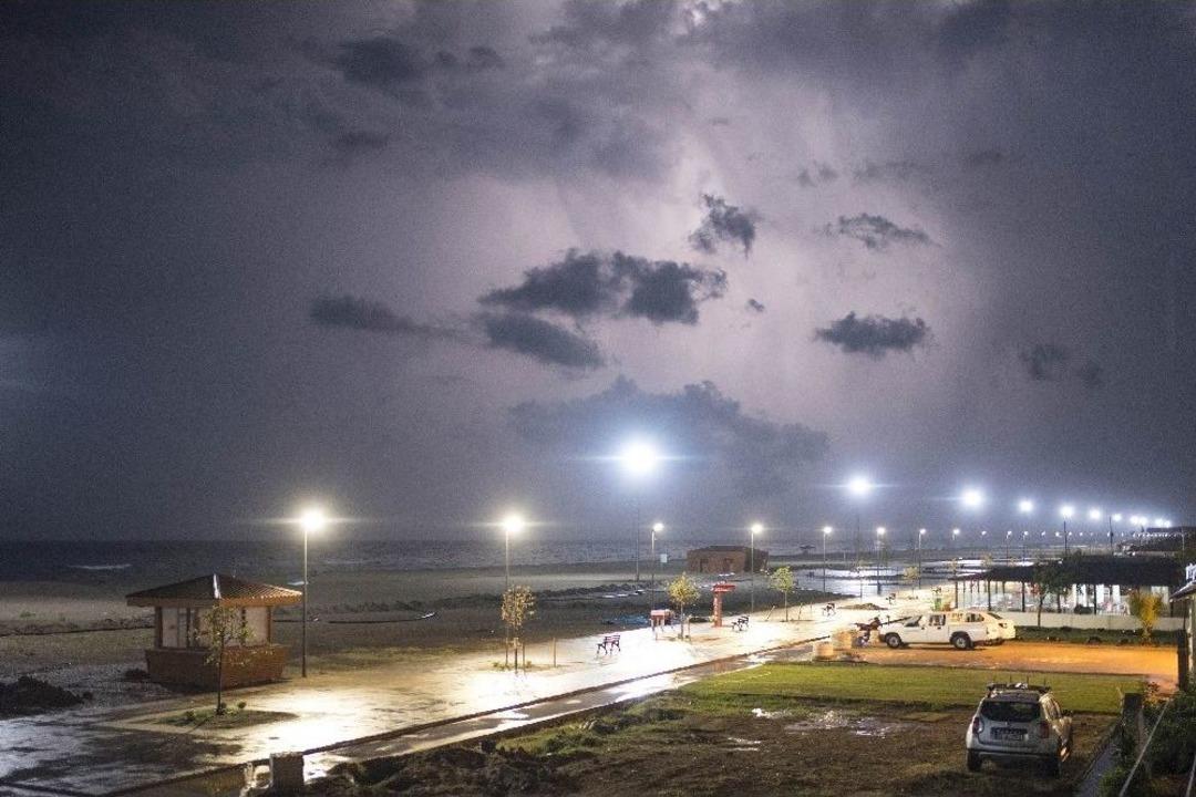Şimşekler G&ouml;ky&uuml;z&uuml;n&uuml; B&ouml;yle Aydınlattı