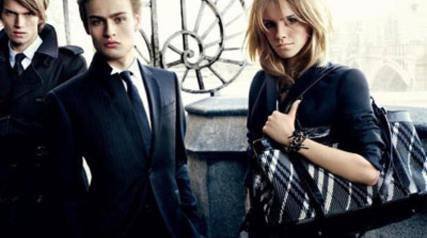 Emma Watson Burberry'in Y&uuml;z&uuml; Oldu