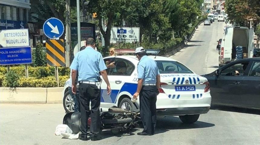 Polis Aracıyla Motosiklet &Ccedil;arpıştı