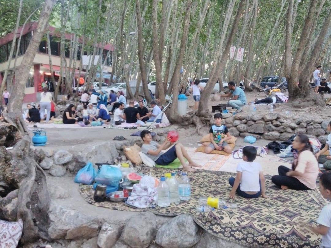 Ter&ouml;rden Temizlenen Kırsaldaki Mesire Alanları Ziyaret&ccedil;ilerin Akınına Uğruyor