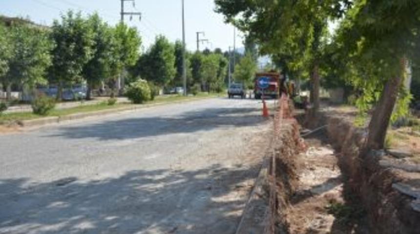 Dinar&rsquo;da Elektrik Hatları Yer Altına Alınıyor