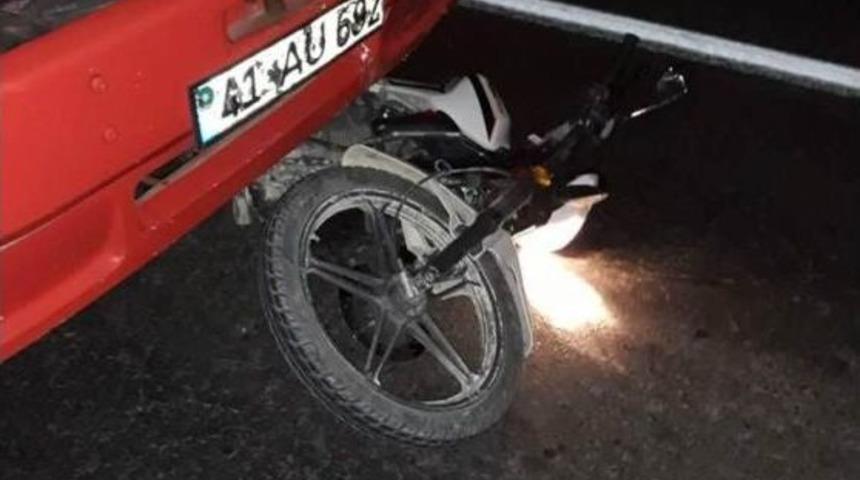 Kamyon İle &Ccedil;arpışan Motosikletin S&uuml;r&uuml;c&uuml;s&uuml; Yaralandı
